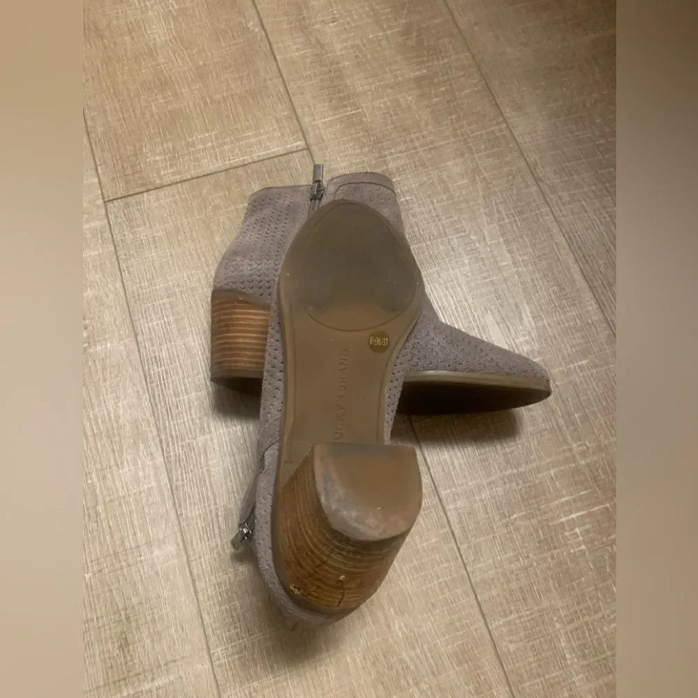 Lucky brand used woman’s boots in fair condition